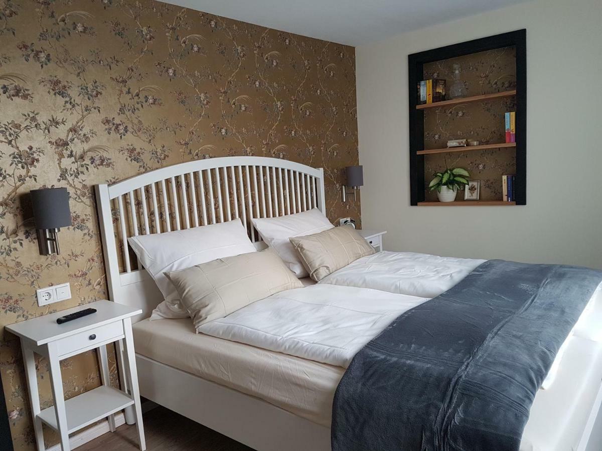 Rose Apartment *